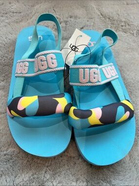 UGG K ZUMA SLING CAMOPOP Girls 5 or women’s 37